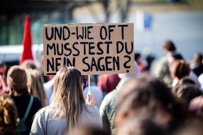 FEMINISTISCHER KAMPFTAG IN ERFURT-stock-foto