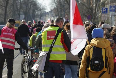 Weitere Warnstreiks mit ver.di-stock-foto