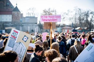 FEMINISTISCHER KAMPFTAG IN ERFURT-stock-foto