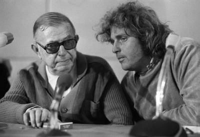 Jean-Paul Sartre (l), franzoesischer Schriftsteller, und Daniel Cohn-Bendit, Bonn, 12.05.1974, Bonn Deutschland PUBLICA-stock-photo