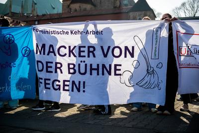 FEMINISTISCHER KAMPFTAG IN ERFURT-stock-foto