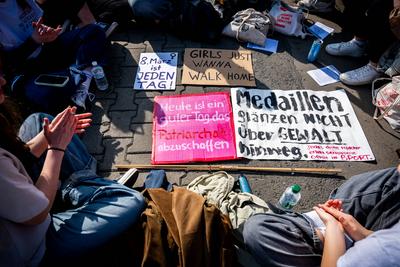 FEMINISTISCHER KAMPFTAG IN ERFURT-stock-foto