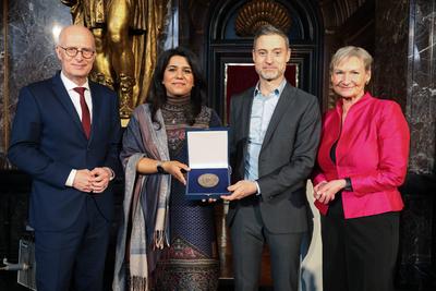 Buber-Rosenzweig-Medaille an Ehepaar Mendel/Cheema verliehen-stock-foto