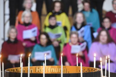 Fastenaktion "Sieben Wochen Ohne": Fernsehgottesdienst aus Nienburg-stock-foto