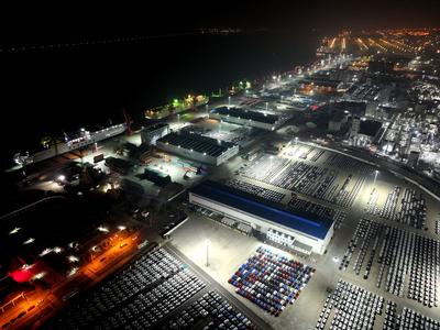 Lianyungang Port Vehicles Export-stock-foto