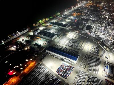 Lianyungang Port Vehicles Export-stock-foto