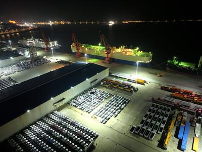 Lianyungang Port Vehicles Export-stock-foto