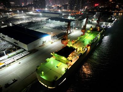 Lianyungang Port Vehicles Export-stock-foto
