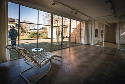 Mies van der Rohe Haus Berlin-stock-photo