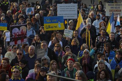 Stand with Ukraine - Demonstration in Berlin-stock-foto