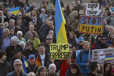 Stand with Ukraine - Demonstration in Berlin-stock-foto
