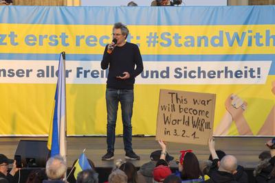 Stand with Ukraine - Demonstration in Berlin-stock-foto