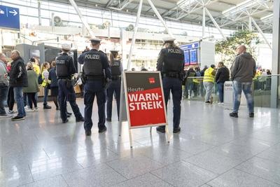 verdi Warnstreik am Flughafen D?sseldorf-stock-foto