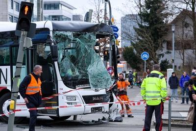 Schwerer Unfall in M?nchen-stock-foto