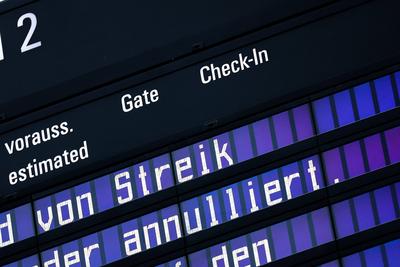 Warnstreiks der Besch?ftigten im Luftsicherheitsbereich-stock-foto