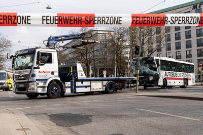 Munich, Bavaria, Germany - March 10, 2025: Serious traffic accident in Munich, a coach and a streetcar collided. The bus-stock-foto