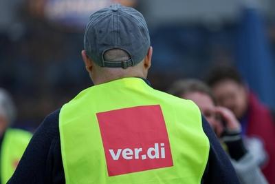 Warnstreiks der Besch?ftigten im Luftsicherheitsbereich-stock-foto
