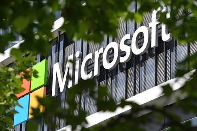 MICROSOFT Logo,Schriftzug Firmenlogo vor der Deutschlandzentrale von MICROSOFT in Muenchen. *** MICROSOFT logo, company-stock-foto