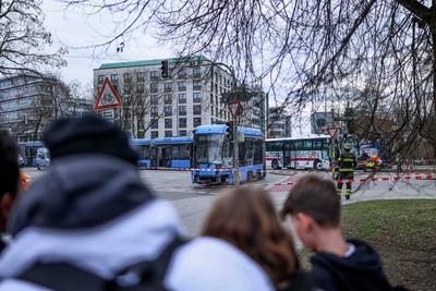 Schwerer Unfall in M?nchen-stock-foto