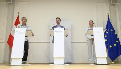 20250310 Pressekonferenhz des Bildungsministers zum Thema Handyfreie Zonen in Schulen-stock-foto