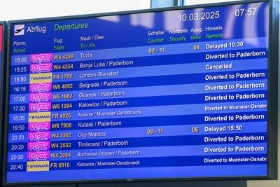 Warnstreiks der Besch?ftigten im Luftsicherheitsbereich-stock-foto