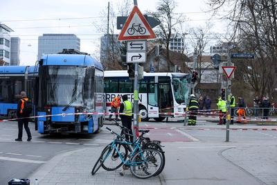 Schwerer Unfall in M?nchen-stock-foto