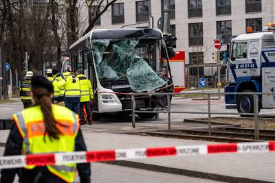 Munich, Bavaria, Germany - March 10, 2025: Serious traffic accident in Munich, a coach and a streetcar collided. A polic-stock-foto