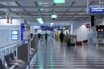 Warnstreiks der Besch?ftigten im Luftsicherheitsbereich-stock-foto