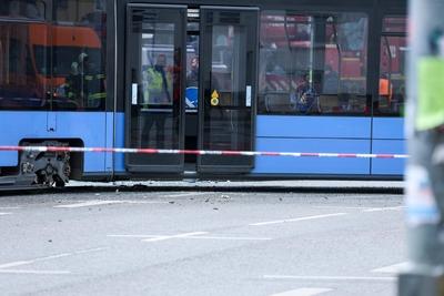 Schwerer Unfall in M?nchen-stock-foto