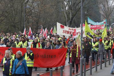 Warnstreik U-Bahn und Stra?enbahn-stock-foto