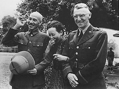 RECORD DATE NOT STATED China: Left to Right: Chiang Kai Shek, Soong Mei-ling (Madame Chiang Kai-shek) and General Joseph-stock-foto