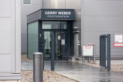 Halle, Deutschland 20. November 2020: Symbolbilder - 2020 - Gerry Weber Logistikzentrum, Logo, Schriftzug, Feature / Sym-stock-foto