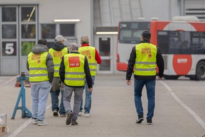 Zweit?giger ver.di Warnstreik bei Bus und Bahn in Bonn 11.03.2025-stock-foto