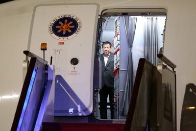 BEIJING CHINA MAY 13 Rodrigo Duterte President of the Philippines arrives at Beijing Capital I-stock-foto