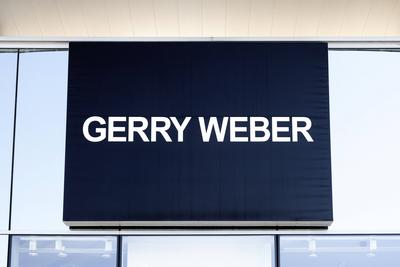 Gerry Weber, Modegesch?ft *** Gerry Weber, Fashion shop 1065532680-stock-foto