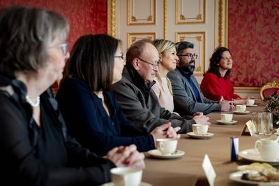 Royal Couple receives letter writers, Den Haag, The Netherlands-stock-foto