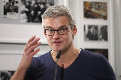 14.11.2019, Innenstadt, Buchhandlung, Hannover, Thorsten Schroeder liest aus seinem Buch, Mit jeder Faser Lesung mit Tho-stock-foto