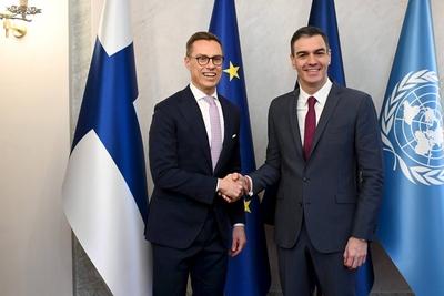 Finnish President Alexander Stubb meeting Spanish Prime Minister Pedro Sanchez-stock-foto