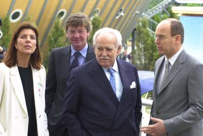 Expo 2000, Besuch von Prinz Ernst August (2. v. l.) von Hannover und Prinzessin Caroline von Monaco mit deren Vater F?rs-stock-foto