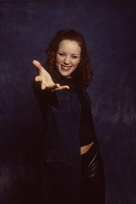 Bildnummer: 56870556  Datum: 01.06.1998  Copyright: imago/teutopressBl?mchen (Jasmin Wagner) (S?ngerin, TV-Moderatorin) 06/98 her Frau Musik Pop Gesang TV Fernsehen Moderation dunkelhaarig langhaarig Locken leger gestikulierend stehend l?chelnd halb hoch People Fotoshooting xsp x0x 1998 hoch Aufmacher  56870556 Date 01 06 1998 Copyright Imago  Floret Jasmin Wagner Singer TV Presenter 06 98 her Woman Music Pop Singing TV Television Moderation dark haired long haied lure casual gesticulating standing smiling half vertical Celebrities Photo shooting xsp x0x 1998 vertical Highlight-stock-foto