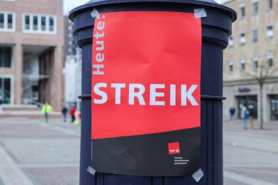 Warnstreiks der Besch?ftigten im ?ffentlichen Dienst-stock-foto