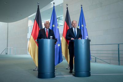 Pressekonferenz im Anschluss an den Besuch des Praesidenten des Europaeischen Rates im Bundeskanzleramt-stock-photo