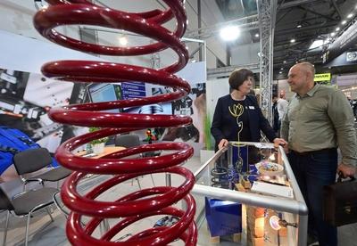 Gro?er Besucherzuspruch auf den Messen Intec und  Z in Leipzig-stock-foto