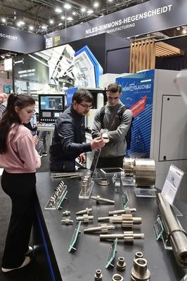 Gro?er Besucherzuspruch auf den Messen Intec und  Z in Leipzig-stock-foto