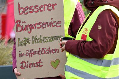 Warnstreik oeffentlicher Dienst-stock-foto
