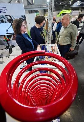 Gro?er Besucherzuspruch auf den Messen Intec und  Z in Leipzig-stock-foto