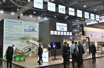 Gro?er Besucherzuspruch auf den Messen Intec und  Z in Leipzig-stock-foto