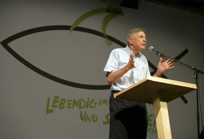 Bildnummer: 60068974  Datum: 07.06.2007  Copyright: imago/epdDer ehemalige israelische Botschafter in Deutschland, Avi Primor, spricht am Donnerstag (7.6.07) auf dem Forum Naher Osten beim evangelischen Kirchentag in K?ln. Unter dem Motto Lebendig und kr?ftig und sch?rfer findet vom 6.-10. Juni 2007 in K?ln der 31. Deutsche Evangelische Kirchentag statt. DER ABDRUCK DES EPD-FOTOS IST HONORARPFLICHTIG! Avi Primor beim evangelischen Kirchentag in K?ln 02 Gesellschaft xsp x0x 2007 quer Europa Deutschland Nordrhein-Westfalen K?ln Personen Politik Religionen Christentum Evangelische Kirche Kirchentage  60068974 Date 07 06 2007 Copyright Imago epd the former Israeli Ambassador in Germany Avi Primor speaks at Thursday 7 6 07 on the Forum Middle East the Protestant Kirchentag in Cologne under the Motto alive and strong and sharper finds of 6 10 June 2007 in Cologne the 31 German Protestant Kirchentag instead the Imprint the epd Photos is  Avi Primor the Protestant Kirchentag in Cologne 02 Society xsp x0x 2007 horizontal Europe Germany North Rhine Westphalia Cologne People politics Religions Christianity Protestant Church Church days-stock-foto