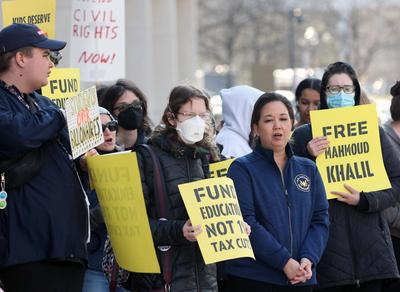 Protesters rally in front of the Department of Education in Washington, DC - 13 Mar 2025-stock-foto