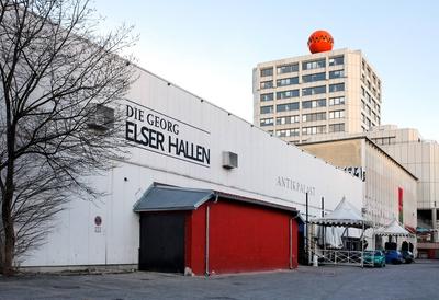 Bildnummer: 52922068  Datum: 11.03.2008  Copyright: imago/HRSchulzGeorg-Elser-Hallen in M?nchen, Geb?ude, au?en, Au?enansicht; 2008, M?nchen, Deutschland, Halle, Schriftzug; , quer, Kbdig, Totale, Veranstaltungsorte, Logo, Logos,  ,  , Bayern, EuropaBildnummer 52922068 Date 11 03 2008 Copyright Imago HRSchulz Georg Elser Halls in Munich Building exterior exterior view 2008 Munich Germany Hall emblem horizontal Kbdig long shot Venues emblem Logo Bavaria Europe-stock-photo